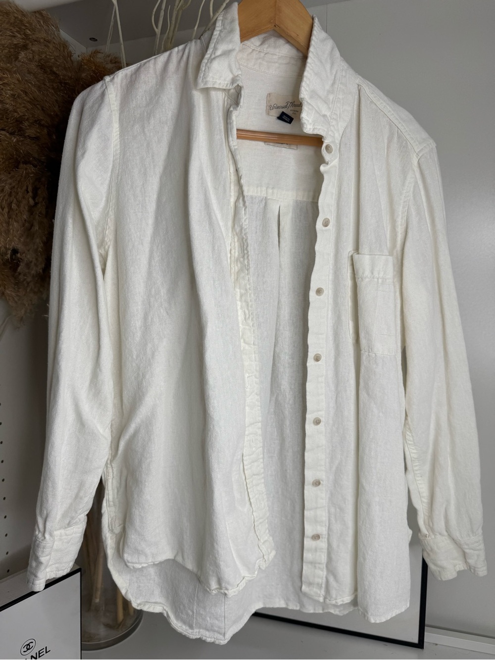 Universal Thread White Long-Sleeve Button-Down Shirt
